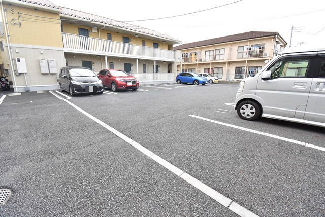 ��ʌ��������܎s����厚����{���̃A�p�[�g�̒��ԏ�