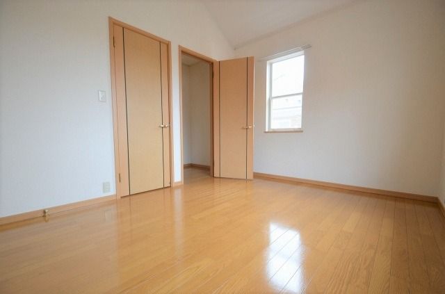 ��ʌ��k�����S�ɓޒ��厚�����̃^�E���n�E�X�̂��̑������E�X�y�[�X