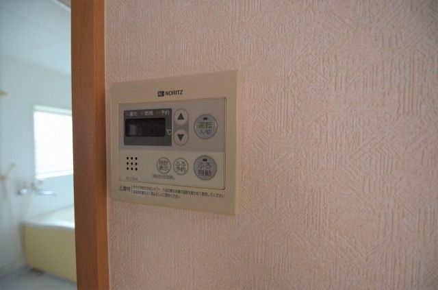 ��ʌ��k�����S�ɓޒ��厚�����̃^�E���n�E�X�̂��̑��ݔ�