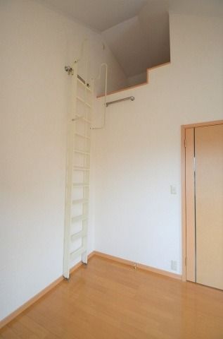 ��ʌ��k�����S�ɓޒ��厚�����̃^�E���n�E�X�̂��̑������E�X�y�[�X