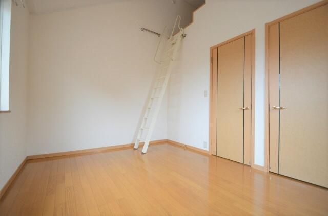 ��ʌ��k�����S�ɓޒ��厚�����̃^�E���n�E�X�̋����E���r���O