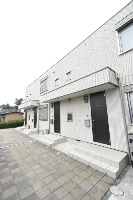 ��ʌ��������܎s��΋�z�K�T���ڂ̃}���V�����̌����O��