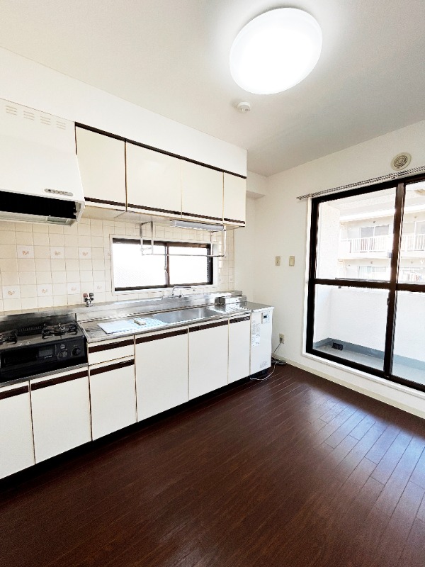 ��ʌ��������܎s�Y�a���ՂP�O���ڂ̃}���V�����̋��ԁE���r���O