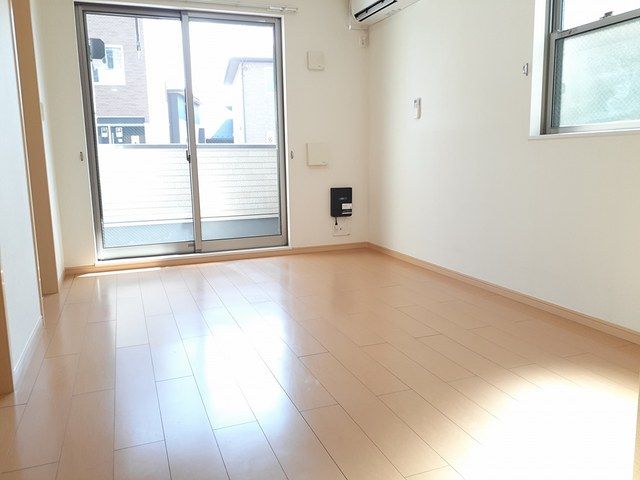 ��ʌ������s��ʖ�̃A�p�[�g�̋��ԁE���r���O