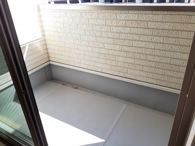 ��ʌ������s��ʖ�̃A�p�[�g�̃o���R�j�[