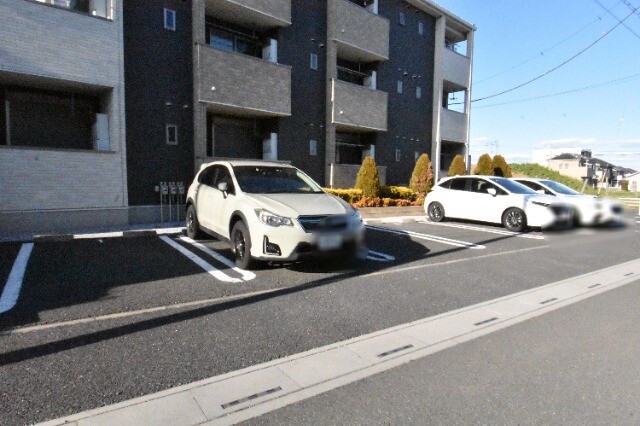 ��ʌ������s��ʖ�̃A�p�[�g�̒��ԏ�