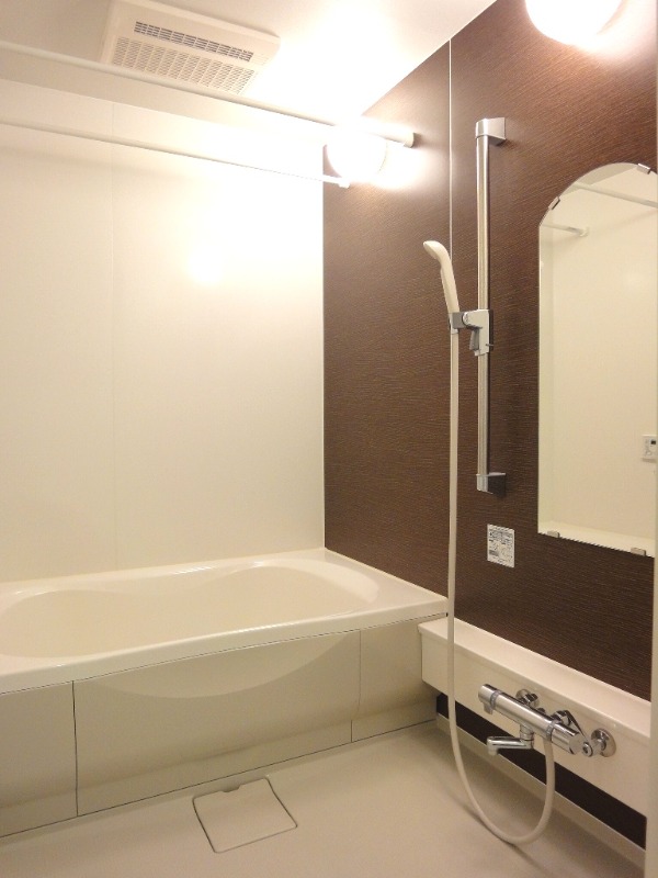 ��ʌ��������܎s������厚�쒆��̃A�p�[�g�̃o�X