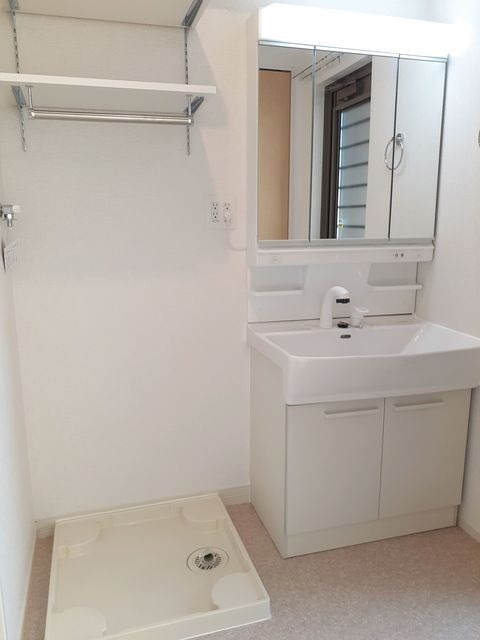 ��ʌ��t�����s�~�c�{���Q���ڂ̃A�p�[�g�̐��ʏ�