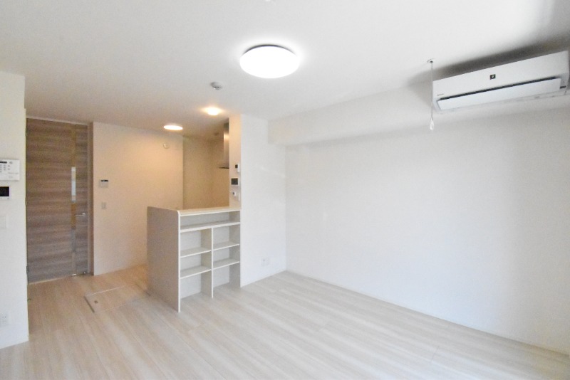 ��ʌ������s�ٓV�P���ڂ̃A�p�[�g�̋��ԁE���r���O