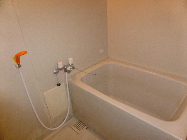 ��ʌ�����s�厚������̃A�p�[�g�̃o�X