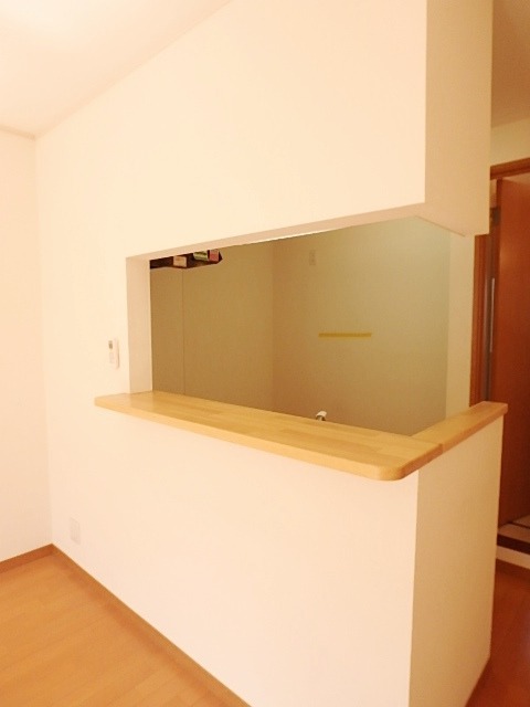 ��ʌ��������܎s��{��㏬���̃A�p�[�g�̋��ԁE���r���O