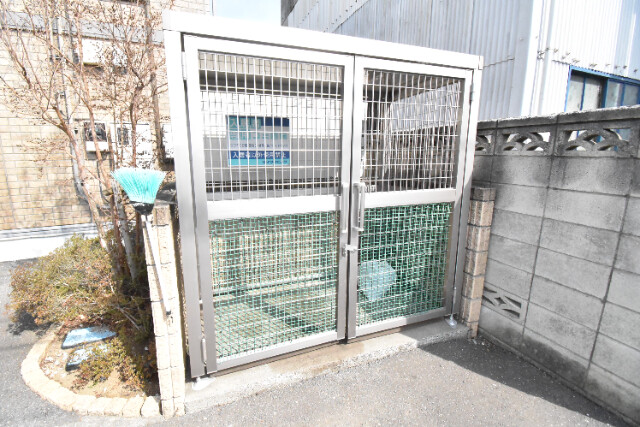 ��ʌ��������܎s������厚��J�̃A�p�[�g�̂��̑�