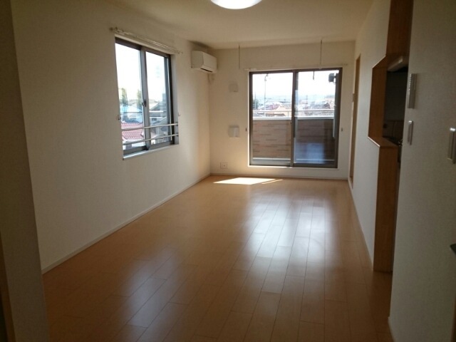 ��ʌ�����s�厚�_�˂̃A�p�[�g�̋��ԁE���r���O