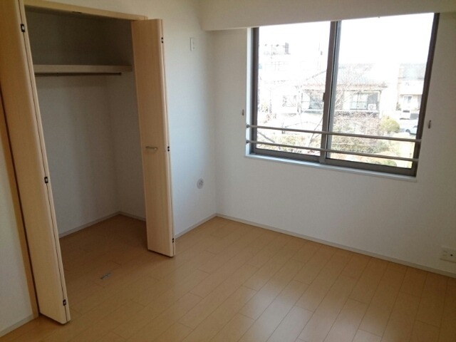 ��ʌ�����s�厚�_�˂̃A�p�[�g�̂��̑������E�X�y�[�X