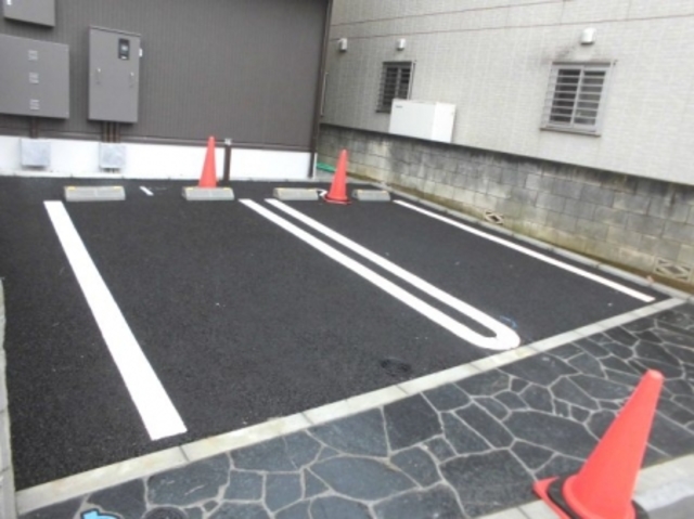 ��ʌ��������܎s������~����V���ڂ̃A�p�[�g�̒��ԏ�