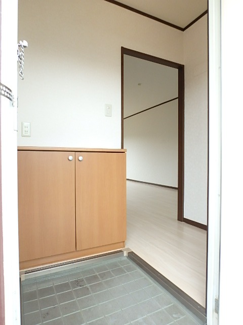 ��ʌ��������܎s�k�擌�听���Q���ڂ̃A�p�[�g�̌���