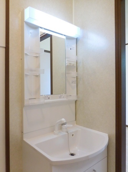 ��ʌ��������܎s�k�擌�听���Q���ڂ̃A�p�[�g�̐��ʏ�