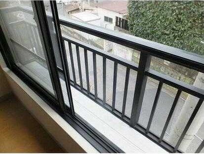 ��ʌ��������܎s�Y�a�擌�����̃A�p�[�g�̃o���R�j�[