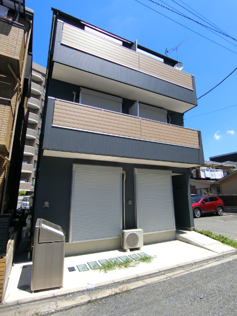 ��ʌ��������܎s��{��{���S���ڂ̃A�p�[�g�̌����O��