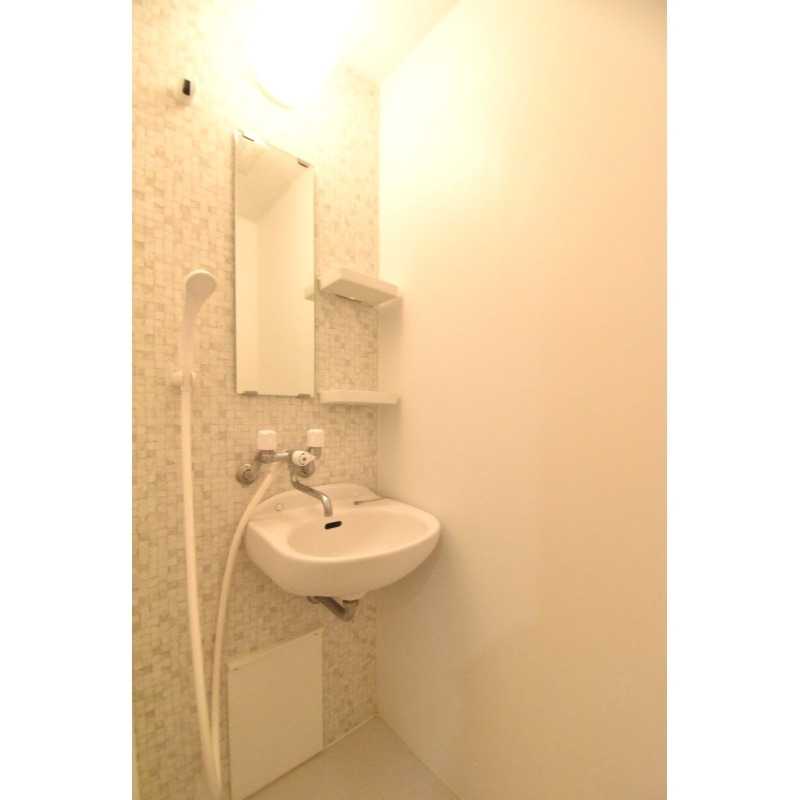 ��ʌ��������܎s��{��{���S���ڂ̃A�p�[�g�̐��ʏ�