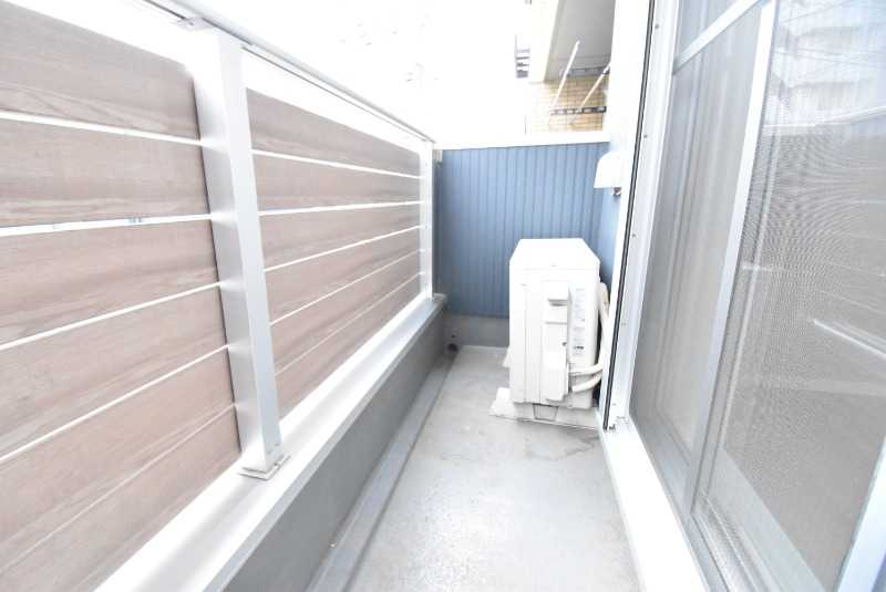 ��ʌ��������܎s��{��{���S���ڂ̃A�p�[�g�̃o���R�j�[