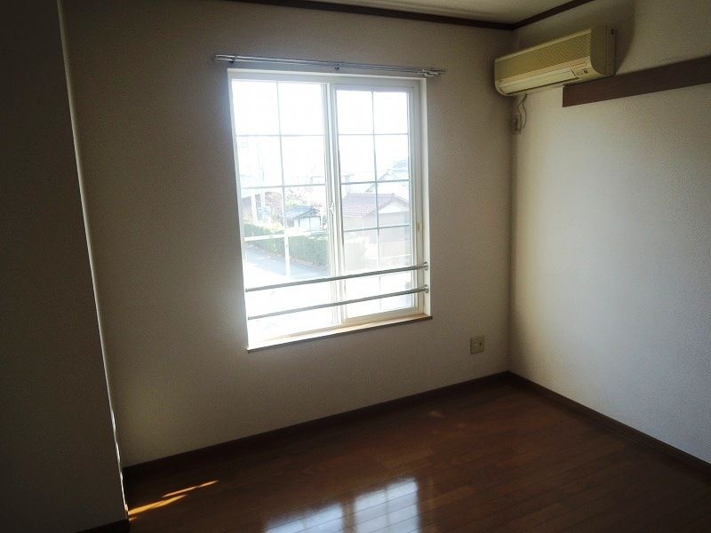 ��ʌ��k�����S�ɓޒ��厚�����̃A�p�[�g�̐Q��