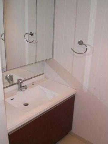 ��ʌ��������܎s��{��{���T���ڂ̃}���V�����̐��ʏ�