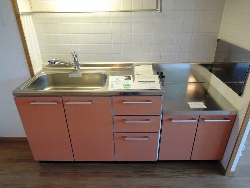 ��ʌ��k�����S�ɓޒ����P���ڂ̃A�p�[�g�̃L�b�`��