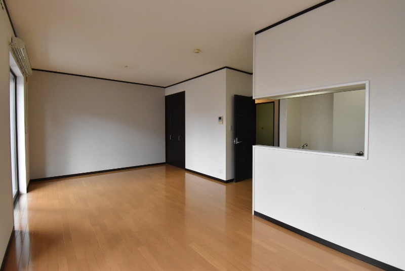 ��ʌ�����s�˒˓��P���ڂ̃A�p�[�g�̋��ԁE���r���O