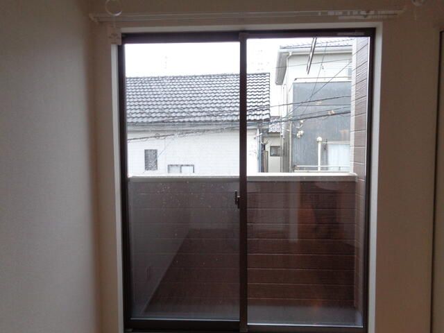 ��ʌ�����s�΋u�P���ڂ̃A�p�[�g�̋��ԁE���r���O