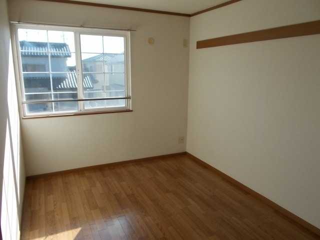 ��ʌ��k�����S�ɓޒ����P���ڂ̃A�p�[�g�̂��̑������E�X�y�[�X