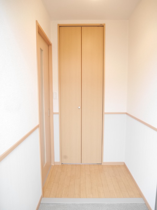 ��ʌ������s���Q���ڂ̃A�p�[�g�̌���