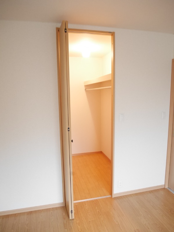 ��ʌ������s���Q���ڂ̃A�p�[�g�̎��[