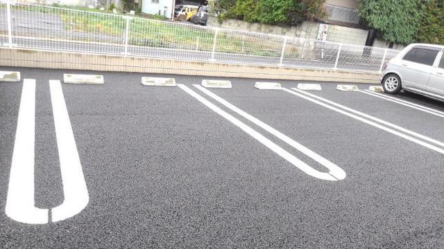 ��ʌ������s�������̃A�p�[�g�̒��ԏ�