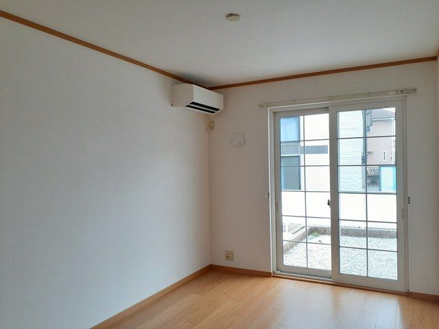 ��ʌ��z�J�s�_�����Q���ڂ̃A�p�[�g�̋��ԁE���r���O