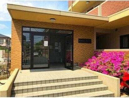 ��ʌ������s�c�˒��̃}���V�����̃G���g�����X