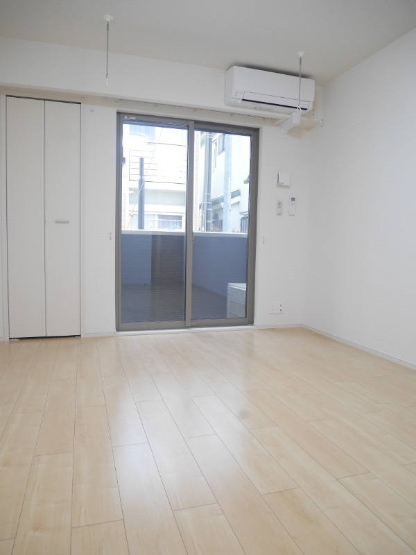 ��ʌ��������܎s��΋搼���T���ڂ̃A�p�[�g�̋��ԁE���r���O