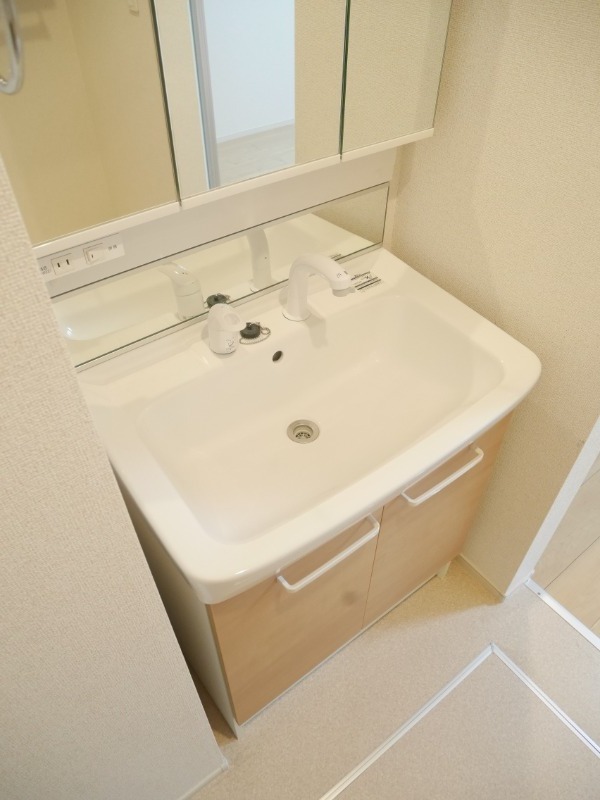 ��ʌ��������܎s��΋搼���T���ڂ̃A�p�[�g�̐��ʏ�