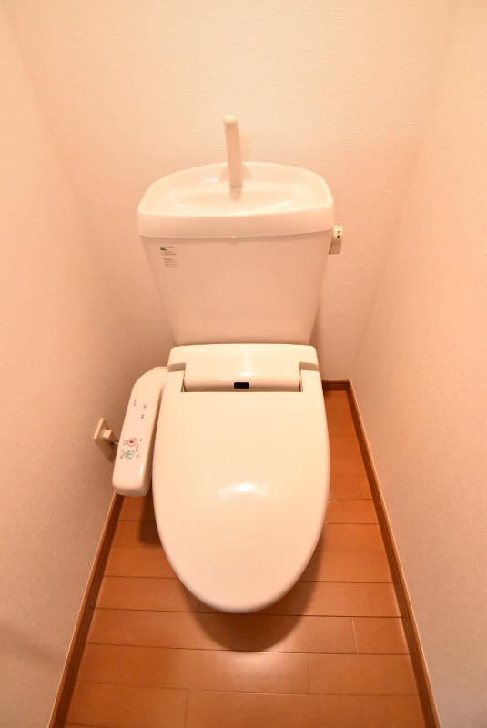 ��ʌ�����s������Q���ڂ̃A�p�[�g�̃g�C��