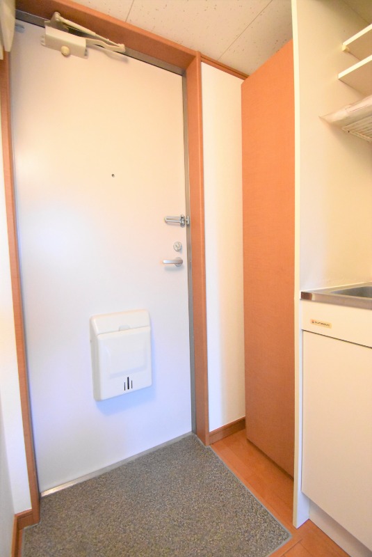 ��ʌ�����s������Q���ڂ̃A�p�[�g�̌���