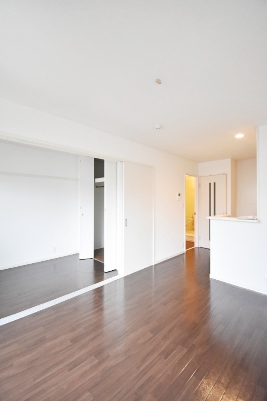 ��ʌ��������܎s��{��听���P���ڂ̃A�p�[�g�̋����E���r���O