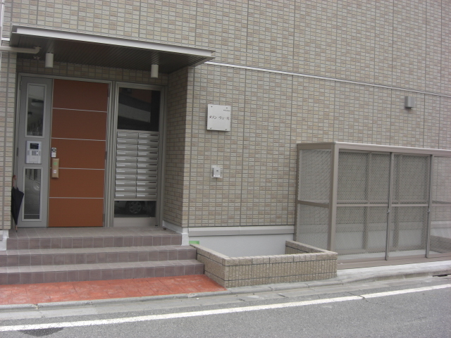 ��ʌ��������܎s��攒���R���ڂ̃A�p�[�g�̃G���g�����X