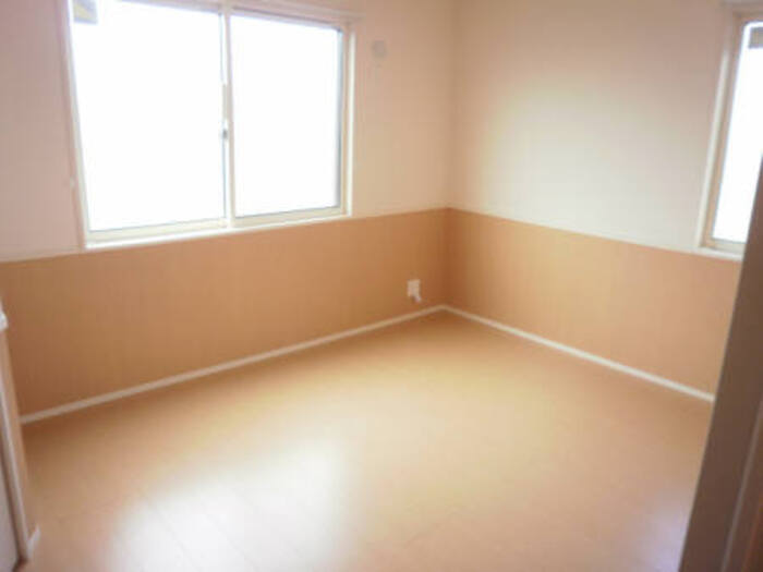 ��ʌ��������܎s�����攪���q�Q���ڂ̃A�p�[�g�̋��ԁE���r���O