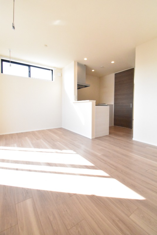 ��ʌ��������܎s�Y�a��̉ƂP���ڂ̃}���V�����̋��ԁE���r���O