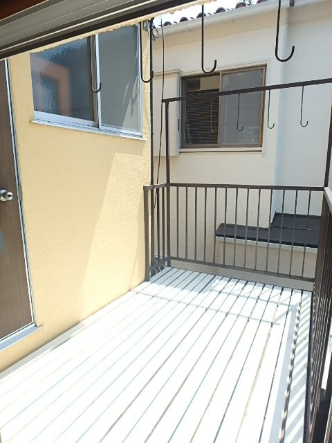 ��ʌ��u�؎s�K���P���ڂ̃A�p�[�g�̃o���R�j�[