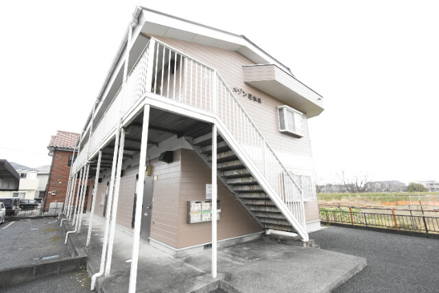 ��ʌ��@�c�s���m�؂P���ڂ̃}���V�����̃G���g�����X