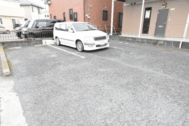 ��ʌ��@�c�s���m�؂P���ڂ̃}���V�����̒��ԏ�