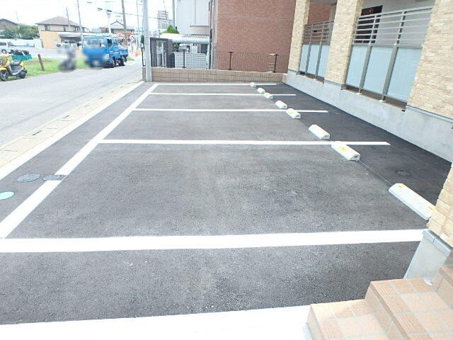 ��ʌ��������܎s�k����i���R���ڂ̃A�p�[�g�̒��ԏ�