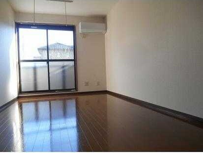 ��ʌ�����s���R�S���ڂ̃A�p�[�g�̋��ԁE���r���O