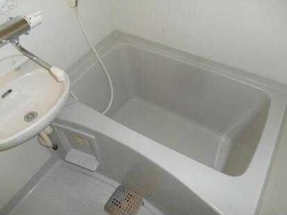 ��ʌ�����s���R�S���ڂ̃A�p�[�g�̃o�X